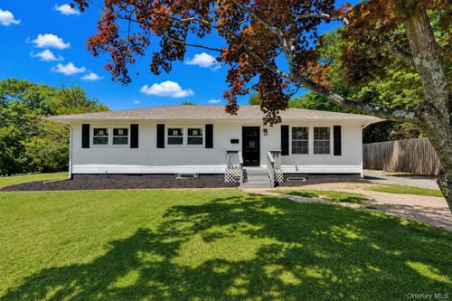 3 Park Ave, Medford, NY, 11763-3606 | Card Image