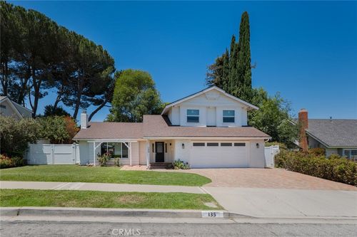135 Lupe Ave, Newbury Park, CA, 91320-3227 | Card Image