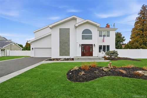 61 Bayview Ave, Oyster Bay, NY, 11771-1516 | Card Image