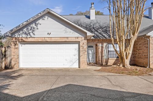 815 Valley Rd, Crestview, FL, 32539-8990 | Card Image