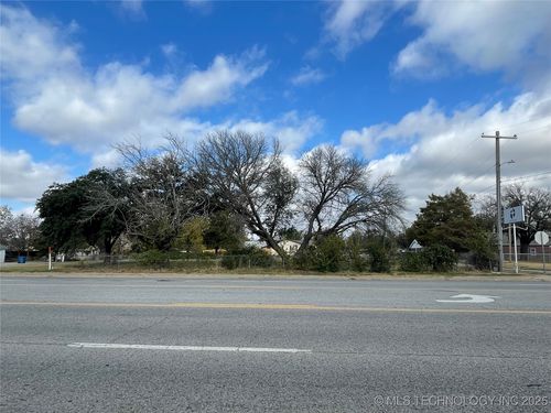 633 W 13th St, Atoka, OK, 74525-3710 | Card Image