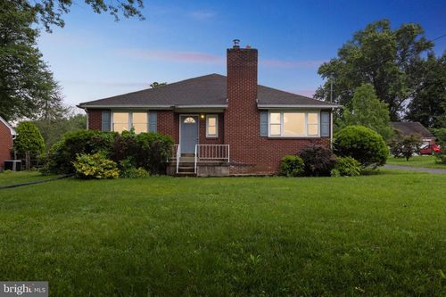 912 Main St, ROYERSFORD, PA, 19468-2407 | Card Image