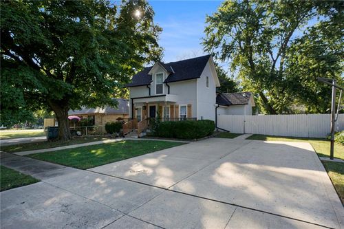 206 S Mulberry St, Louisburg, KS, 66053-9305 | Card Image