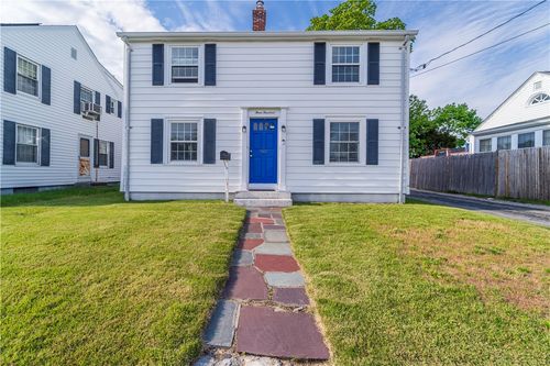 300 Vine St, Pawtucket, RI, 02861-2620 | Card Image