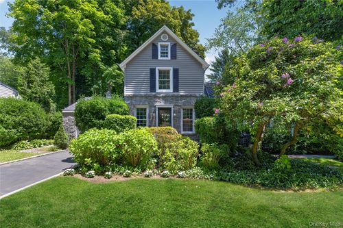 136 Lodge Ave, Huntingtn Sta, NY, 11746-2809 | Card Image