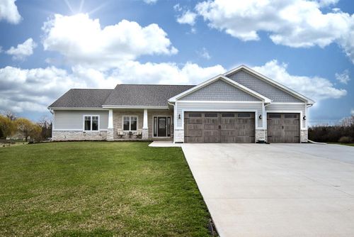 638 Red Oak Drive, Summit, WI, 53066 | Card Image