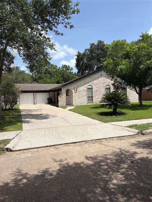 1402 Bellaire Blvd, Alvin, TX, 77511-3614 | Card Image