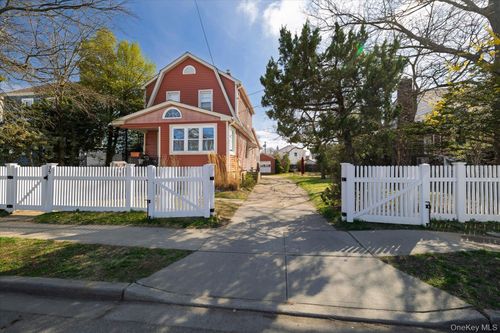 35 Alice Ct, East Rockaway, NY, 11518-1901 | Card Image