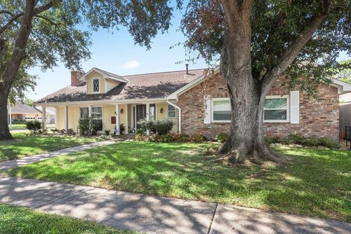 2718 Lufkin Ln, Deer Park, TX, 77536-4820 | Card Image
