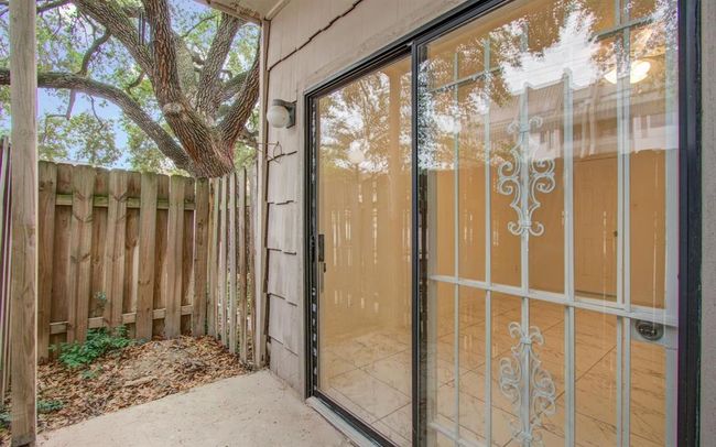 APT-3 - 1818 Augusta Dr, Townhouse with 2 bedrooms, 1 bathrooms and 1 parking in Houston TX | Image 21