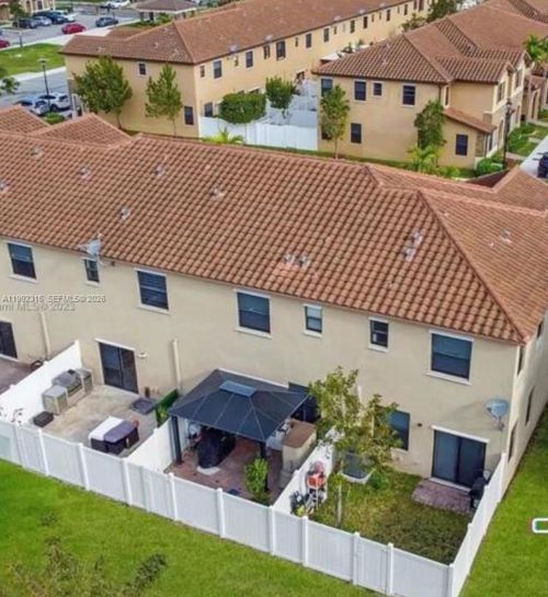 8952 W 35th Ln, Hialeah, FL, 33018-1887 | Card Image