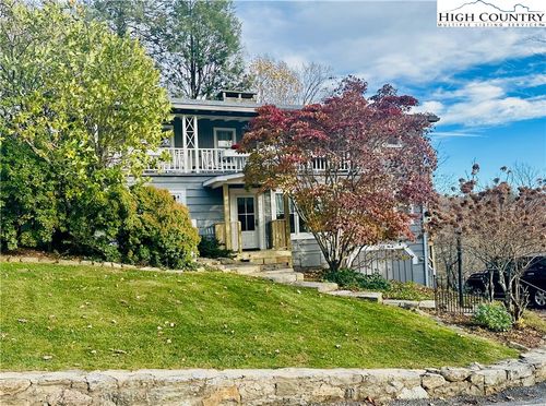 366 Spruce Rd, Blowing Rock, NC, 28605-6268 | Card Image
