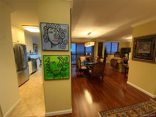 apt-16n-26910 Grand Central Pkwy, Floral Park, NY, 11005-1016 | Card Image