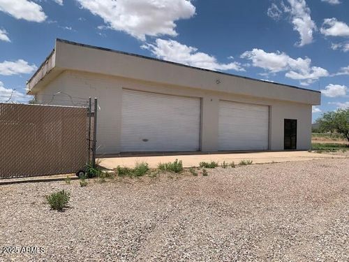 30 E Camino De Tundra, Huachuca City, AZ, 85616-8292 | Card Image