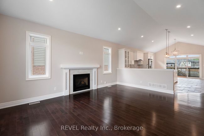 6464 Sam Iorfida Dr, House other with 6 bedrooms, 3 bathrooms and 6 parking in Niagara Falls ON | Image 9