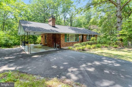 18355 Sharon Rd, Triangle, VA, 22172-1307 | Card Image