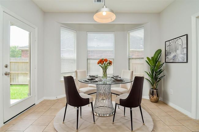 Breakfast area (Virtue Staged) | Image 18