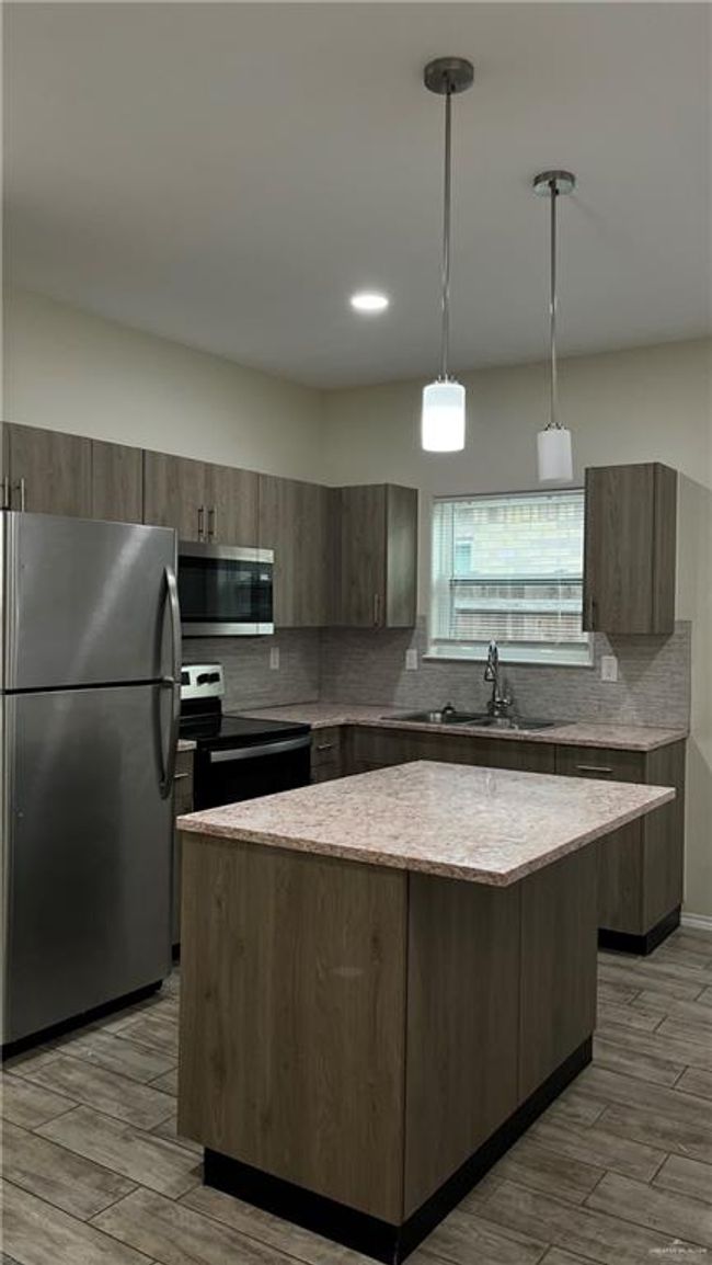APT-4 - 4902 N Hiawatha Dr, Condo with 3 bedrooms, 2 bathrooms and 2 parking in Pharr TX | Image 11
