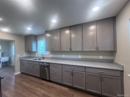 21104 Inkster Rd, Southfield, MI, 48033-3521 | Card Image