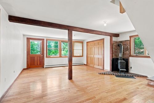 62 Bennett St S, Gloucester, MA, 01930-1356 | Card Image