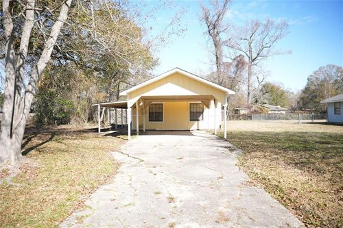 9465 Gene Buckle Ave, Denham Springs, LA, 70726-7777 | Card Image