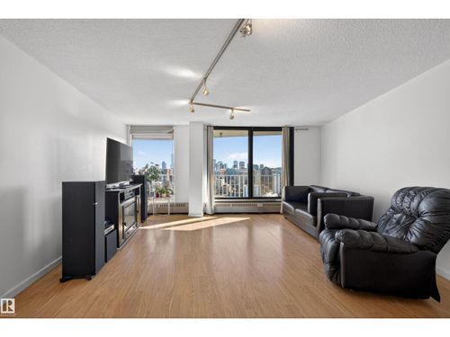 10045 117 St Nw, Edmonton, AB, T5K1W8 | Card Image