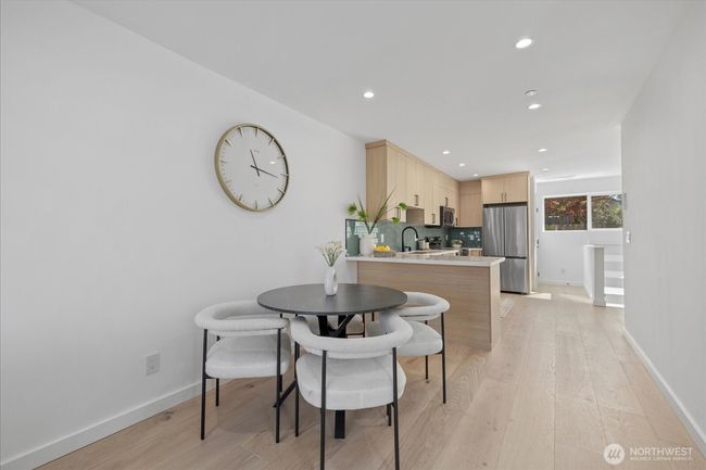 B - 6032 42 Nd Ave Sw, Townhouse with 3 bedrooms, 3 bathrooms and null parking in Seattle WA | Image 4