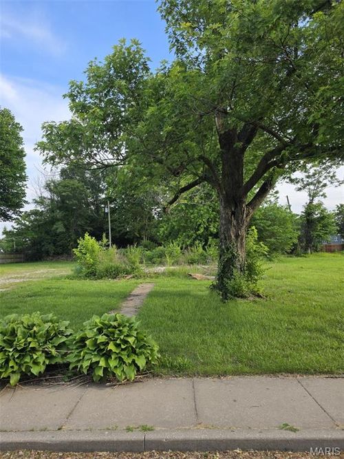 3032 Audubon Ave, East Saint Louis, IL, 62204-1237 | Card Image