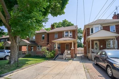 203 Brookdale Ave, House other with 3 bedrooms, 2 bathrooms and 2 parking in Toronto ON | Image 2