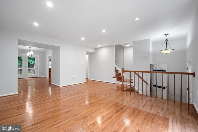 10462 Malone Ct, Townhouse with 3 bedrooms, 4 bathrooms and null parking in FAIRFAX VA | Image 6