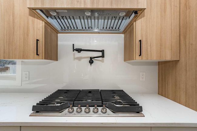 135 Sandringham Rd Nw, House other with 4 bedrooms, 4 bathrooms and 4 parking in Calgary AB | Image 5