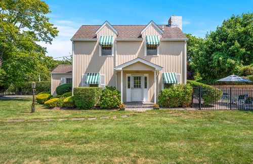 4 Quantuck Ln, Quogue, NY, 11959-4202 | Card Image