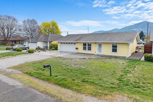 430 E 9th Ave, Kettle Falls, WA, 99141-8656 | Card Image