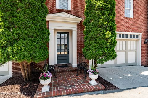 4702 Maris Ln, Louisville, KY, 40241-5542 | Card Image