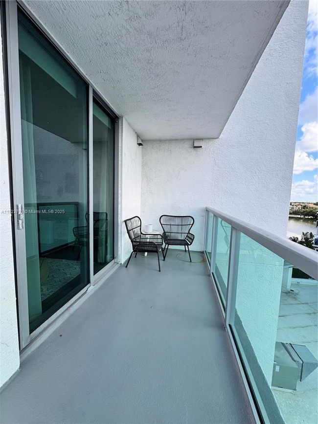 APT-908S - 2681 N Flamingo Rd, Condo with 3 bedrooms, 3 bathrooms and null parking in Sunrise FL | Image 35