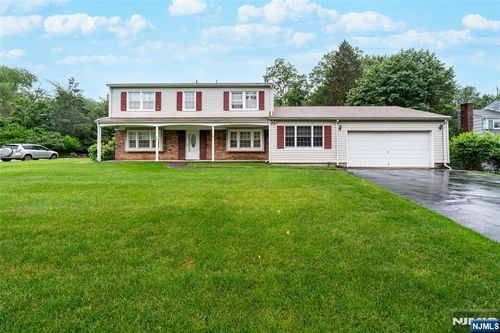 47 Allen Dr, Oakland, NJ, 07436-3304 | Card Image