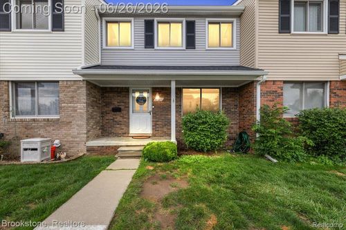 37077 Brynford Dr, Clinton Twp, MI, 48036-2402 | Card Image