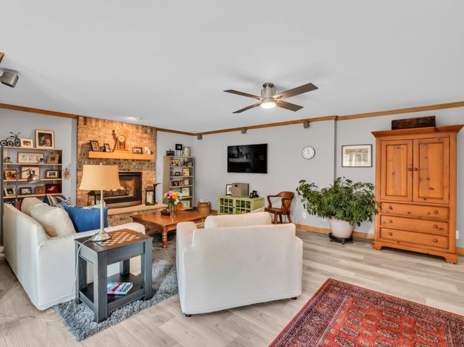 8 Lake Pointe Cir, House other with 5 bedrooms, 3 bathrooms and null parking in Wind Point WI | Image 18