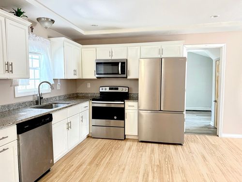 front-32 Jerry Way, Taunton, MA, 02780-7165 | Card Image