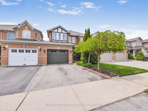 86 Marathon Ave, Concord, ON, L4K5G5 | Card Image