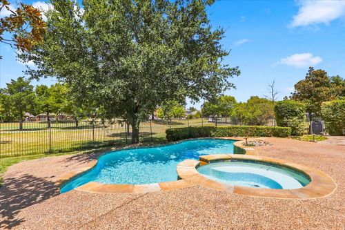 9709 Waterview Pkwy, Rowlett, TX, 75089-9520 | Card Image