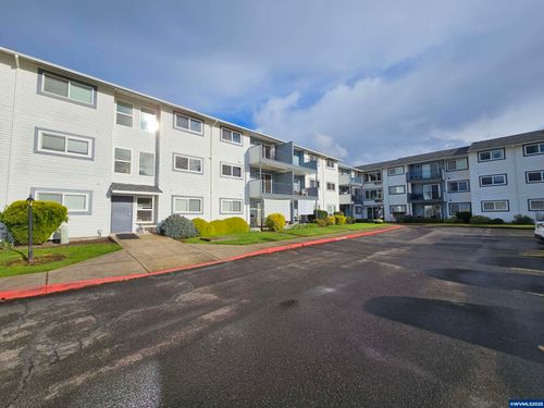 950 Evergreen #207 Rd, Woodburn, OR, 97071 | Card Image
