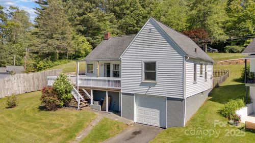 202 Hillside Dr, Burnsville, NC, 28714-3208 | Card Image