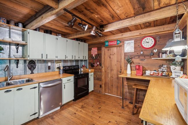 85 Clear Lake Ct, Home with 3 bedrooms, 2 bathrooms and null parking in Ellijay GA | Image 17