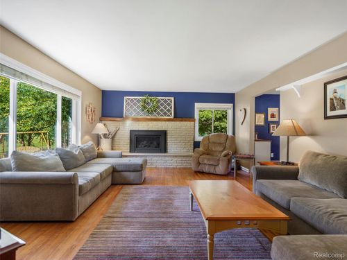 1400 W Predmore Rd, Oakland, MI, 48363-1341 | Card Image