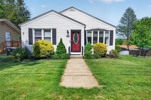 23 Park St, North Providence, RI, 02904-5237 | Card Image