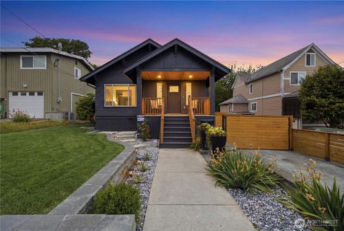 2107 21st Ave S, Seattle, WA, 98144-4509 | Card Image