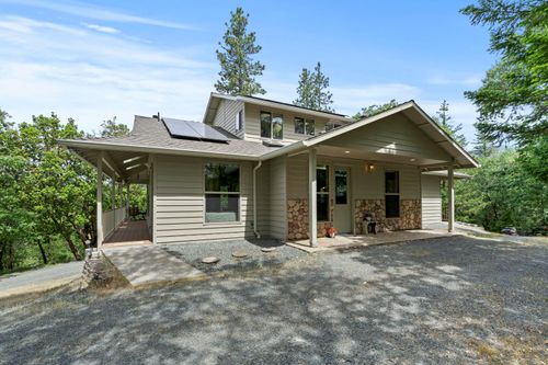 466 Three Pines Rd, Grants Pass, OR, 97526-8754 | Card Image