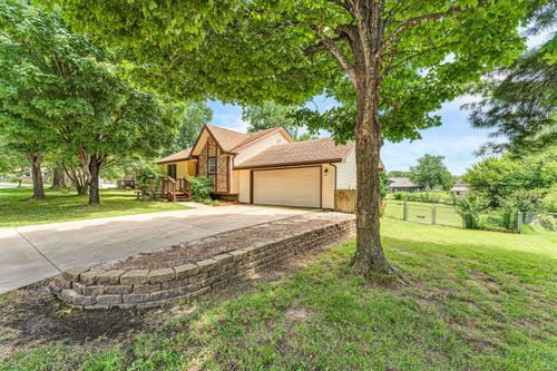 1604 E Sycamore St, Ozark, MO, 65721-8588 | Card Image
