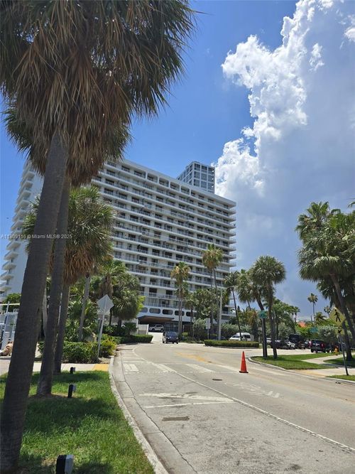 apt-6b-200 Se 15th Rd, Miami, FL, 33129-1161 | Card Image